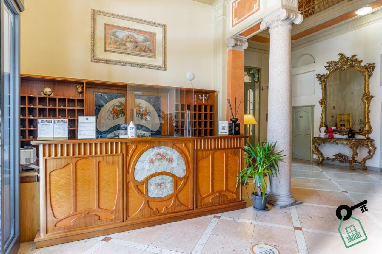 Hotel Rooms Lago Maggiore Verbania Zewnętrze zdjęcie